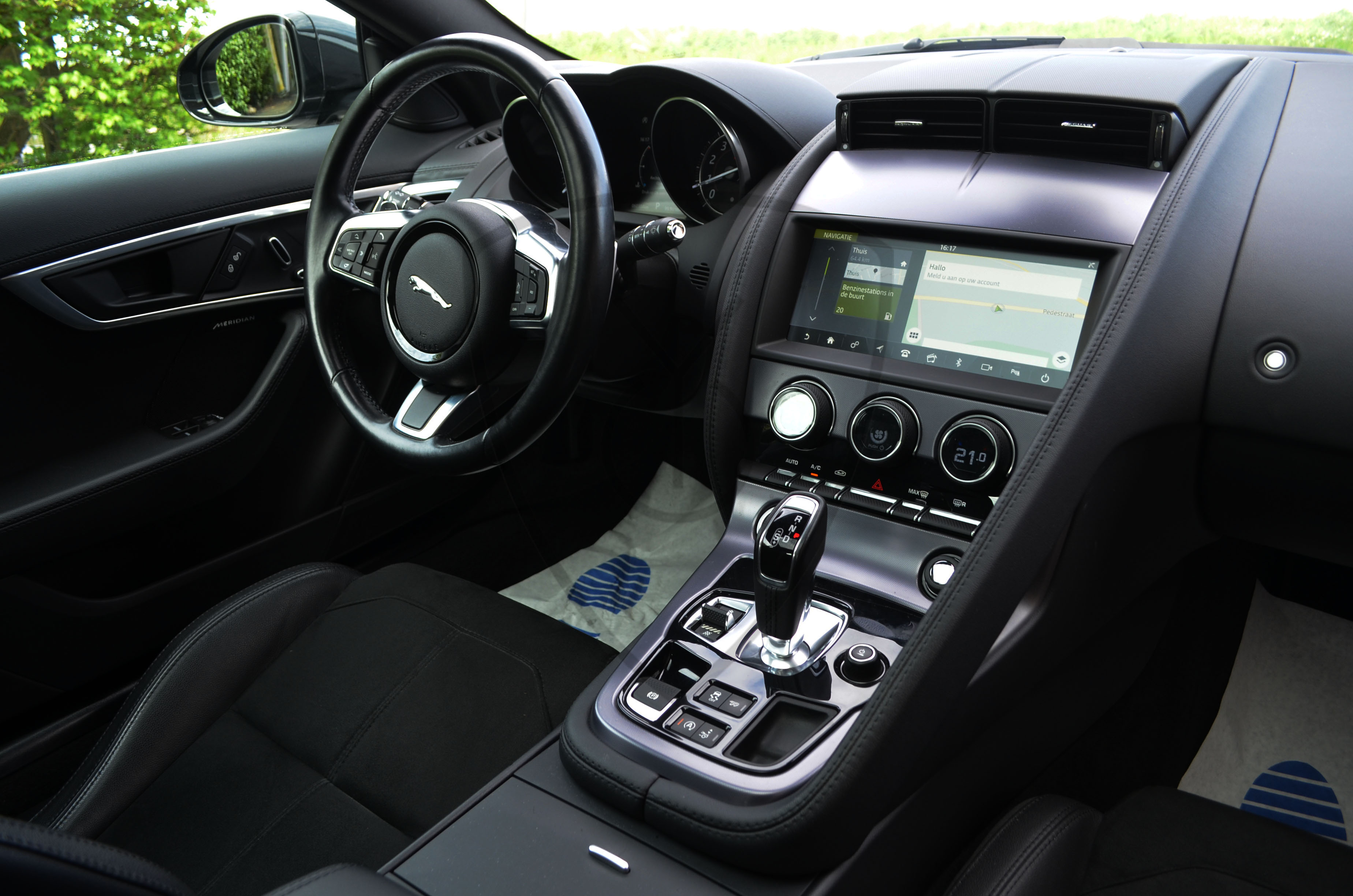 JAGUAR F-TYPE — image 14